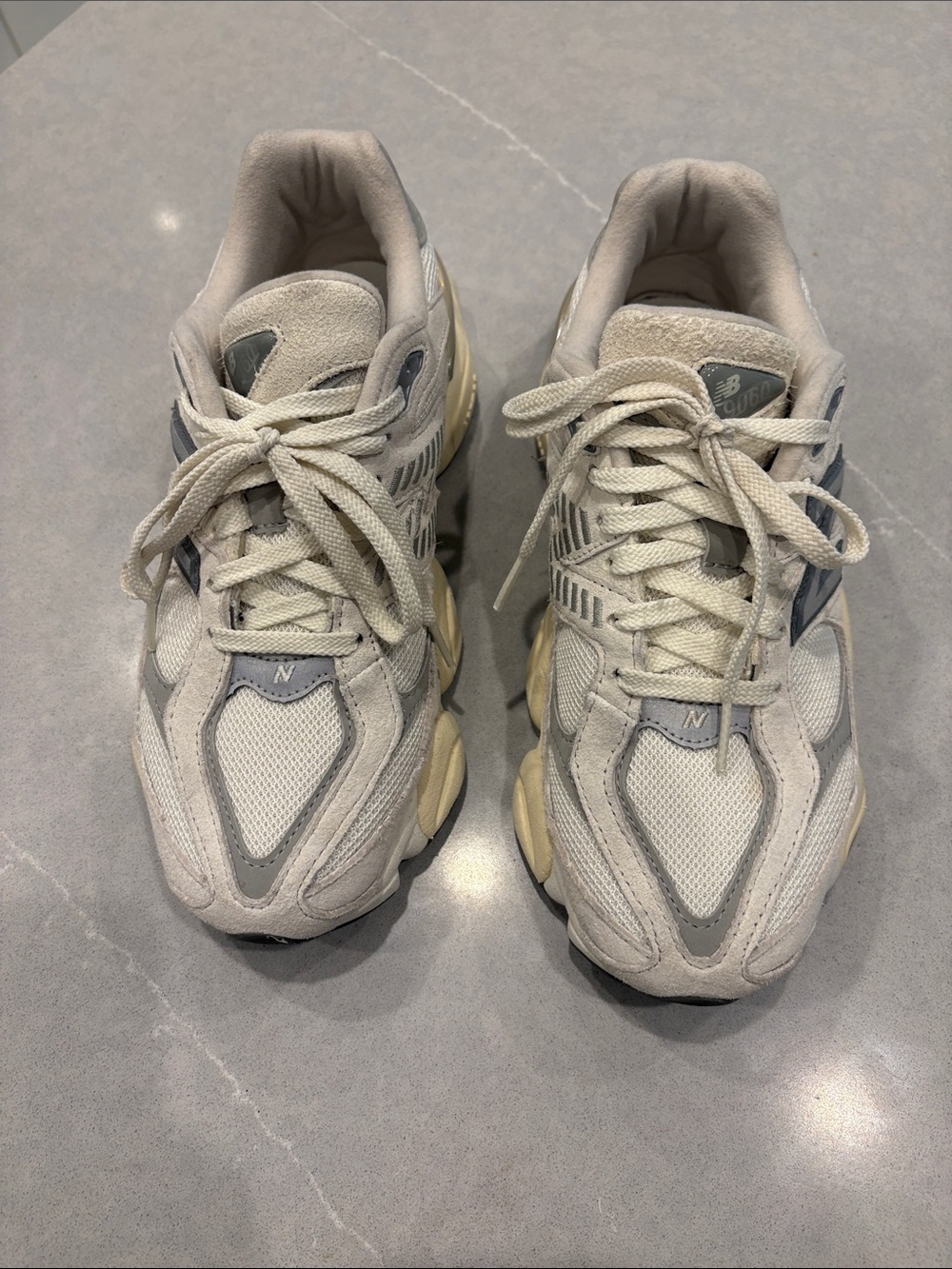 New Balance Women's White and Gray Chunky Sneakers